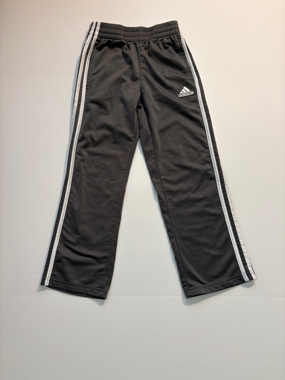 adidas Kids grey  Sweatpants with White Side Stripes